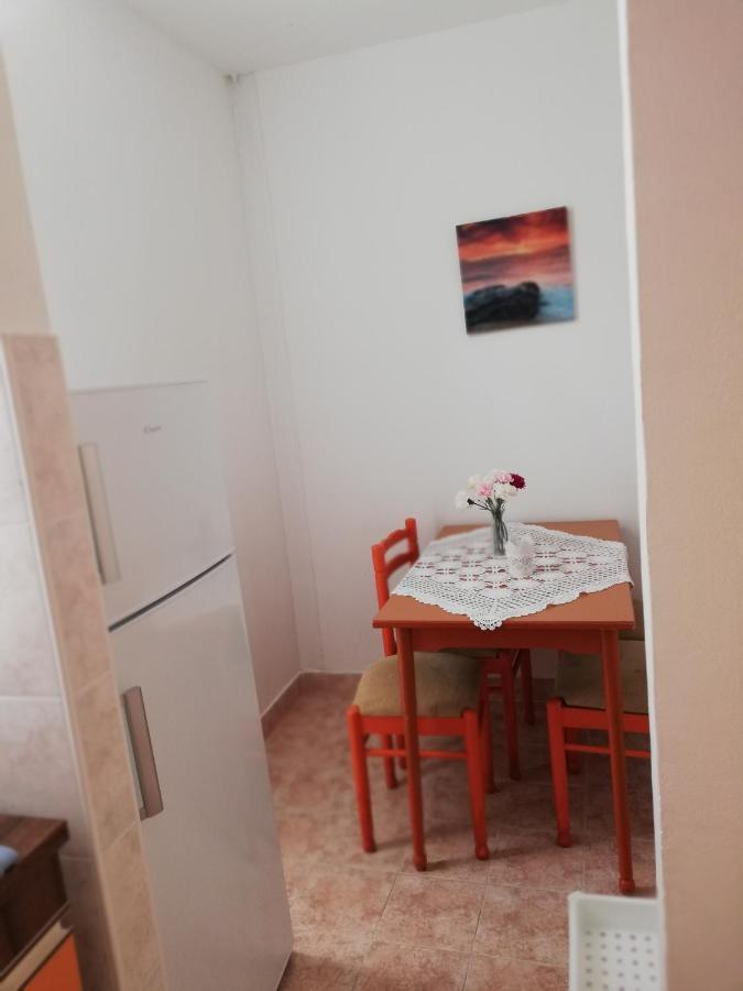 Apartment Basic Petrcane Esterno foto