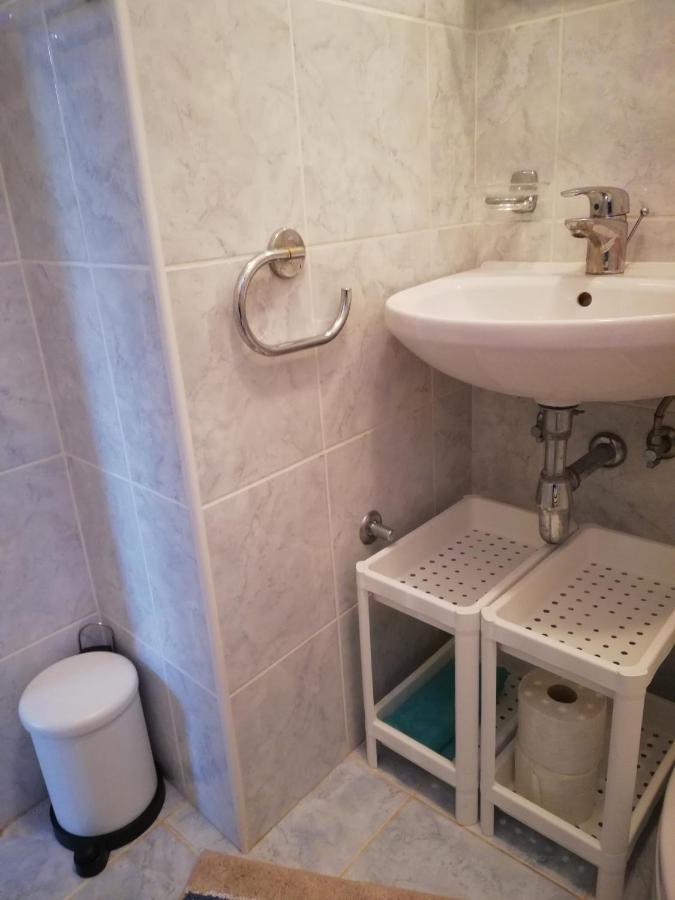 Apartment Basic Petrcane Esterno foto