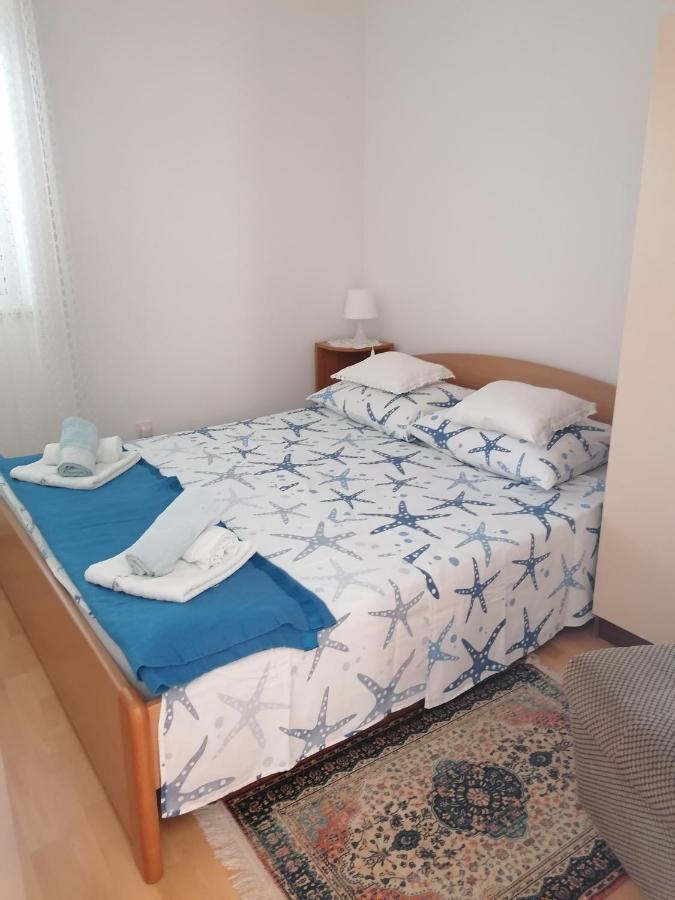 Apartment Basic Petrcane Esterno foto