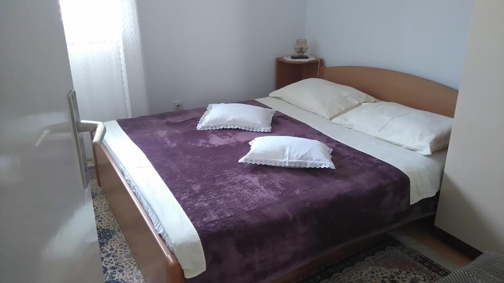 Apartment Basic Petrcane Esterno foto