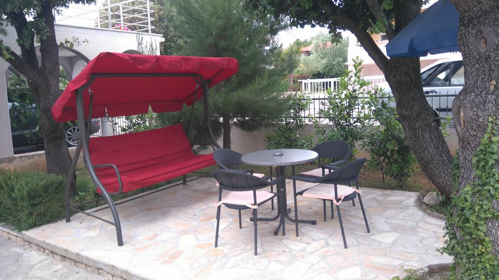 Apartment Basic Petrcane Esterno foto